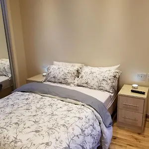 london-luxury-apartment-4-bedroom-sleeps-12-people-with.cambridgehotelsuk.com/